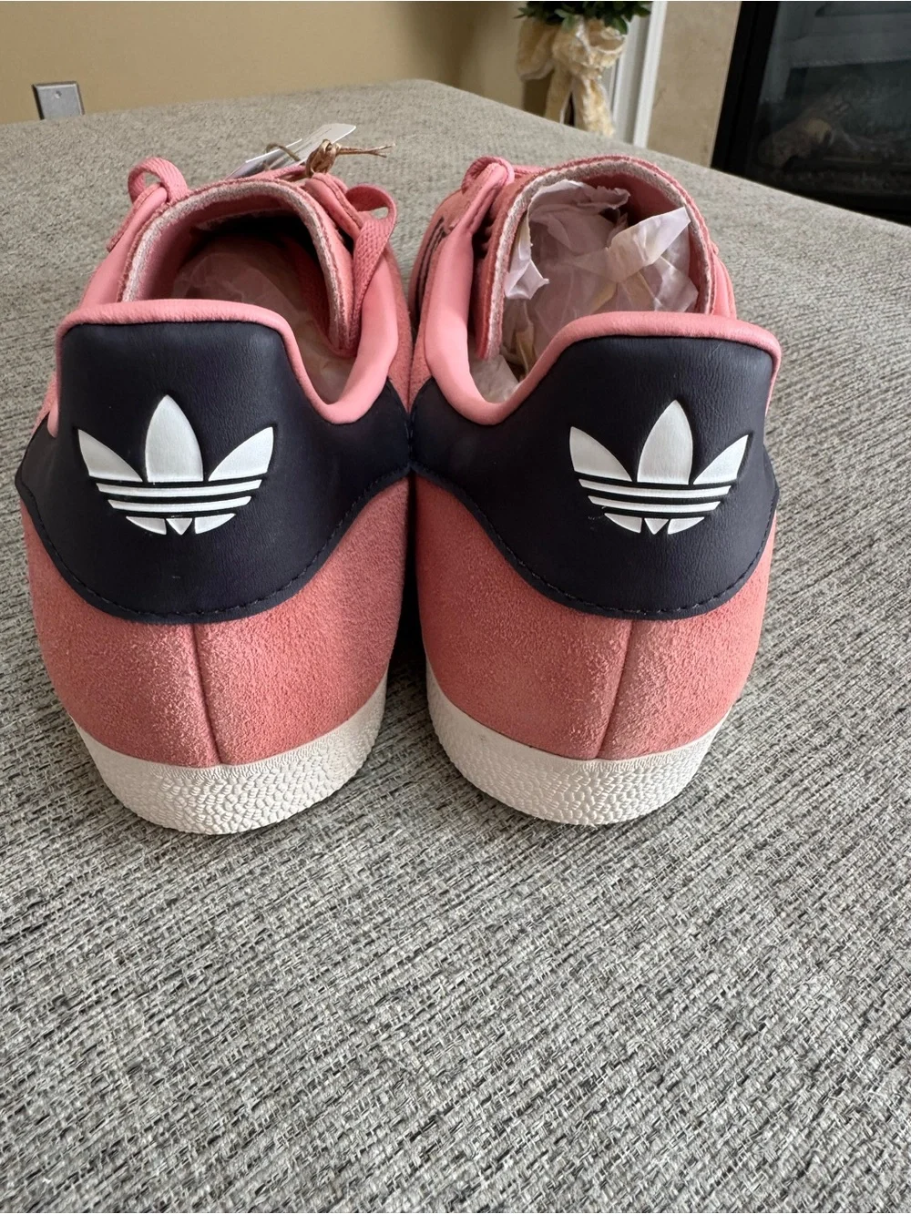 new Adidas Gazelle men’s Pink Suede Sneakers size 13